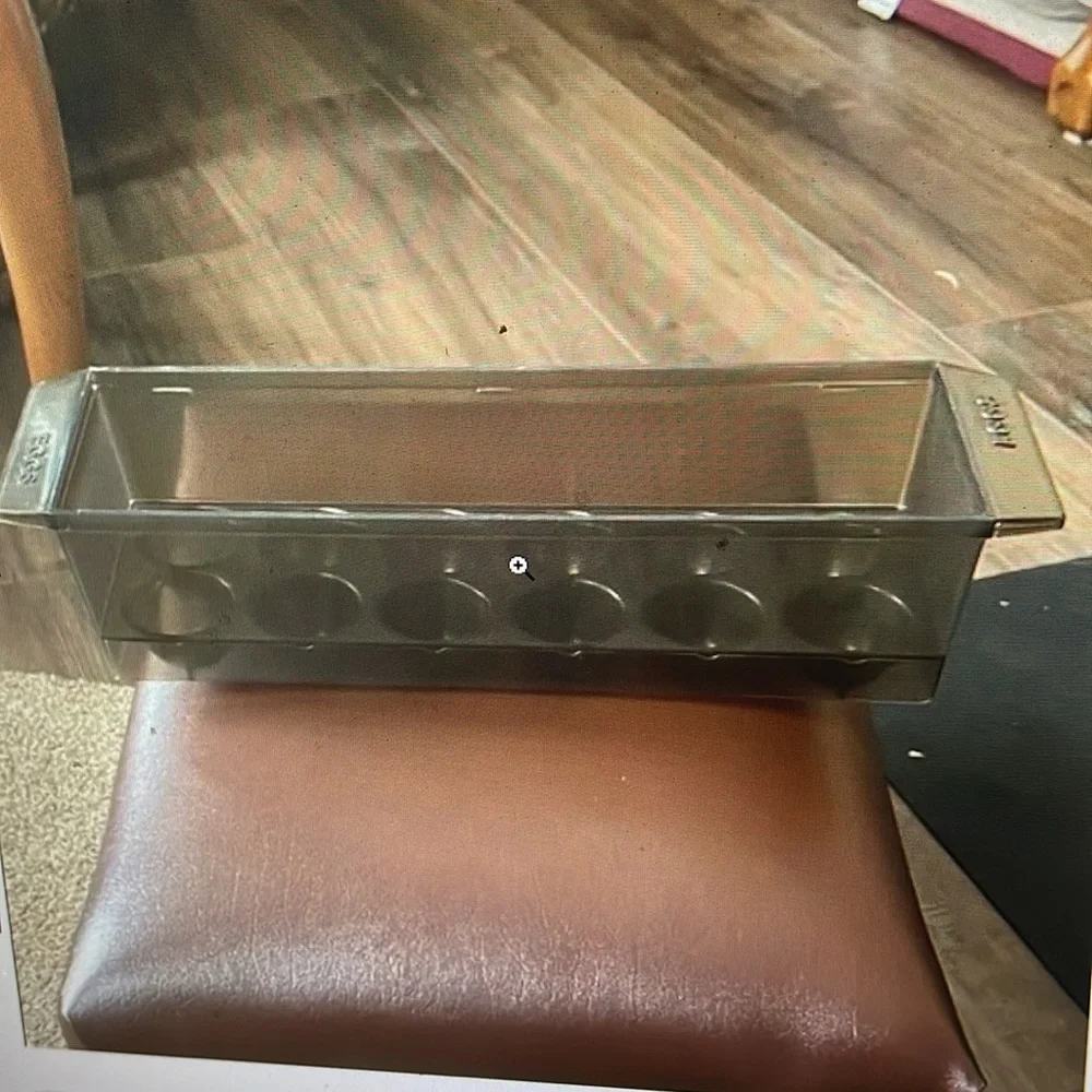 Refrigerator Egg Storage Container holds 12 eggs